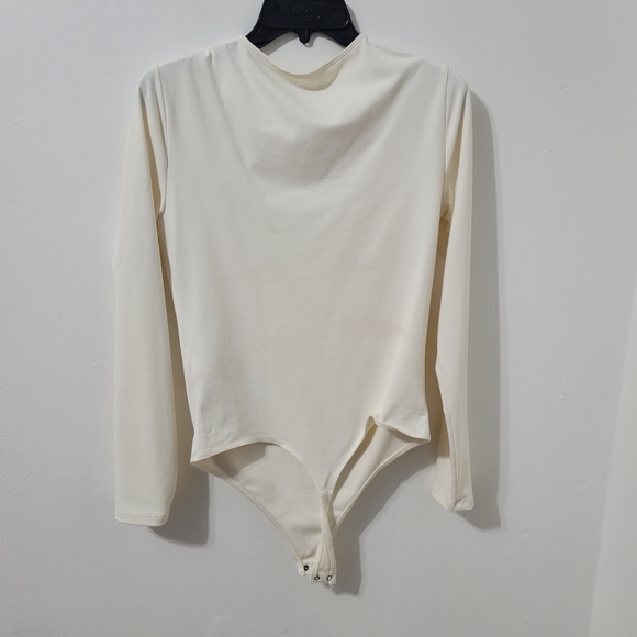 Long-Sleeve Cutout Crew Bodysuit - Picture 2 of 3